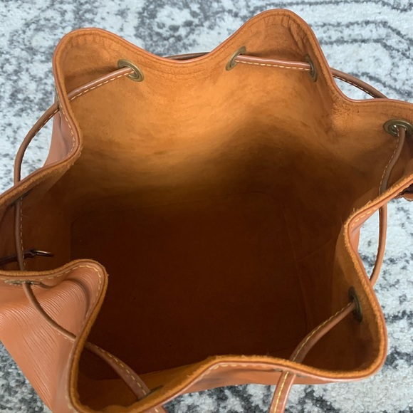 Louis Vuitton Petite Noe - Picture 3 of 16